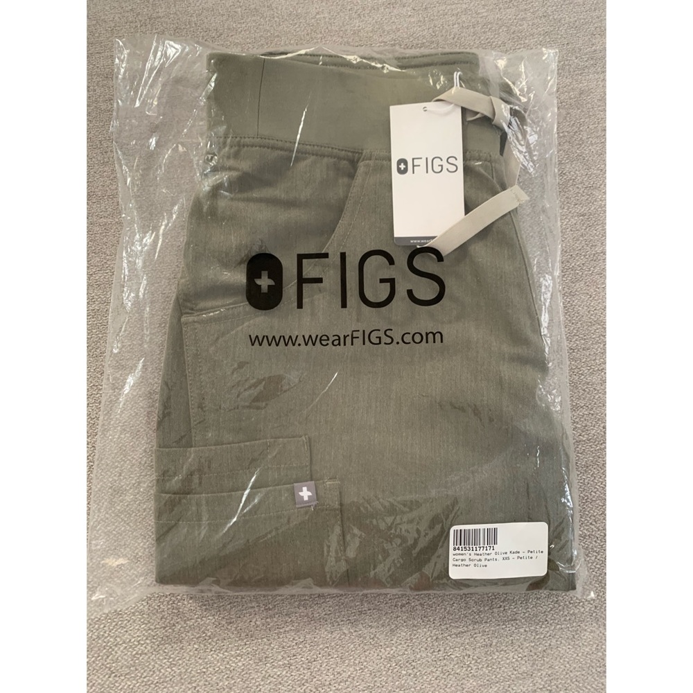 Figs Kade Cargo Scrub Pants - Heather Olive